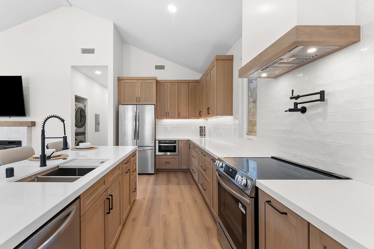 1075 Garfield Ave photo 4