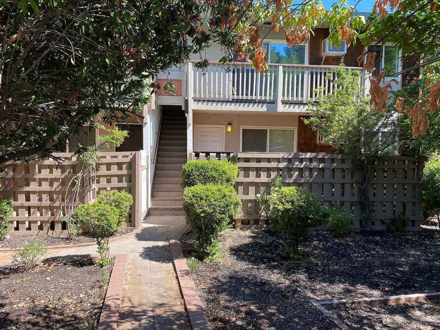Apartments on Muir Road · Martinez photo 3