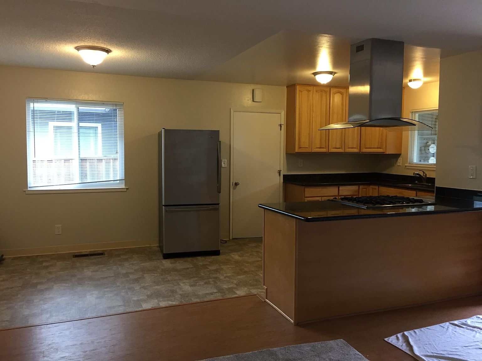 2499 Capitola Ave photo 5