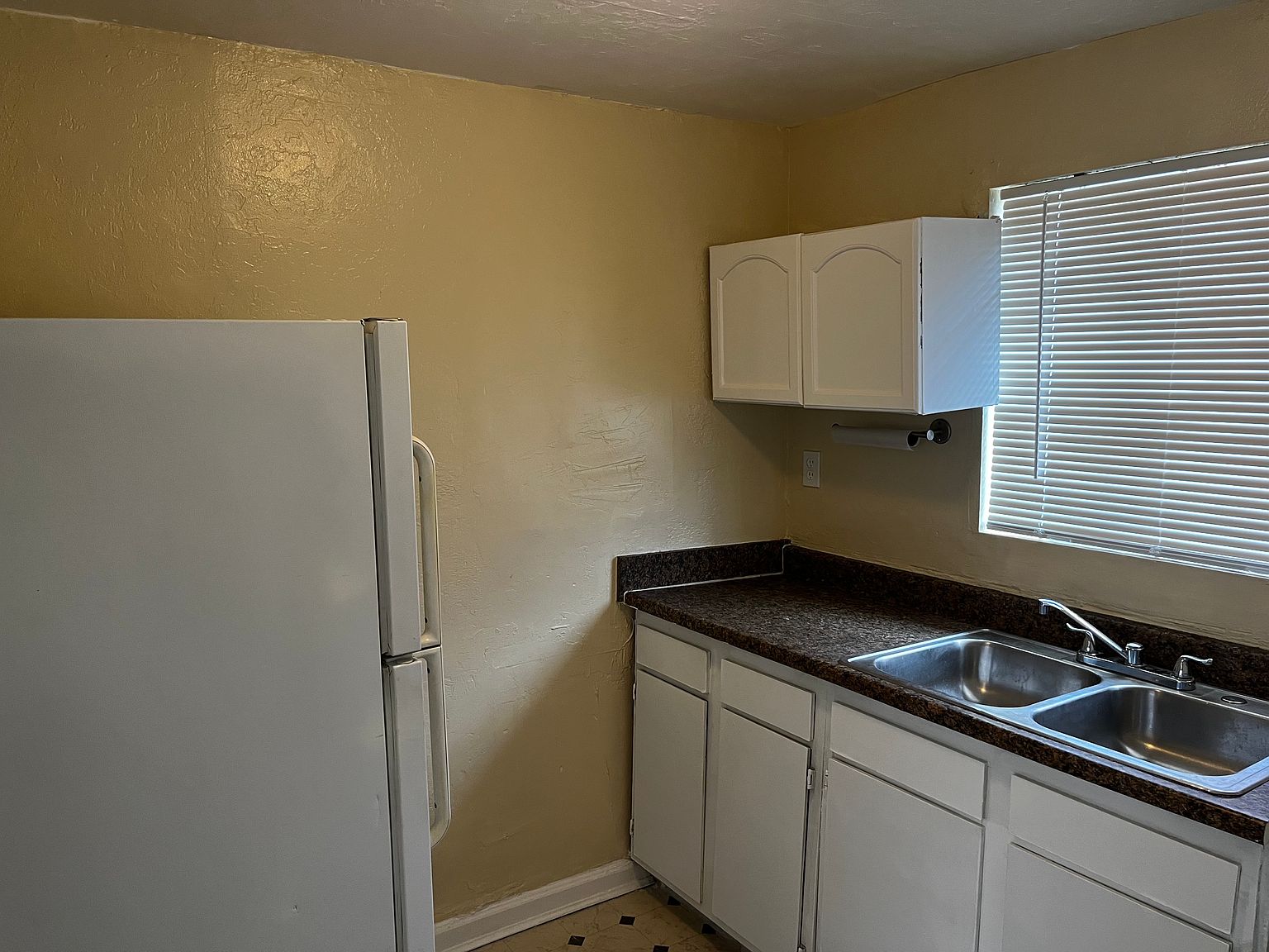 2341 W Tonto St photo 5