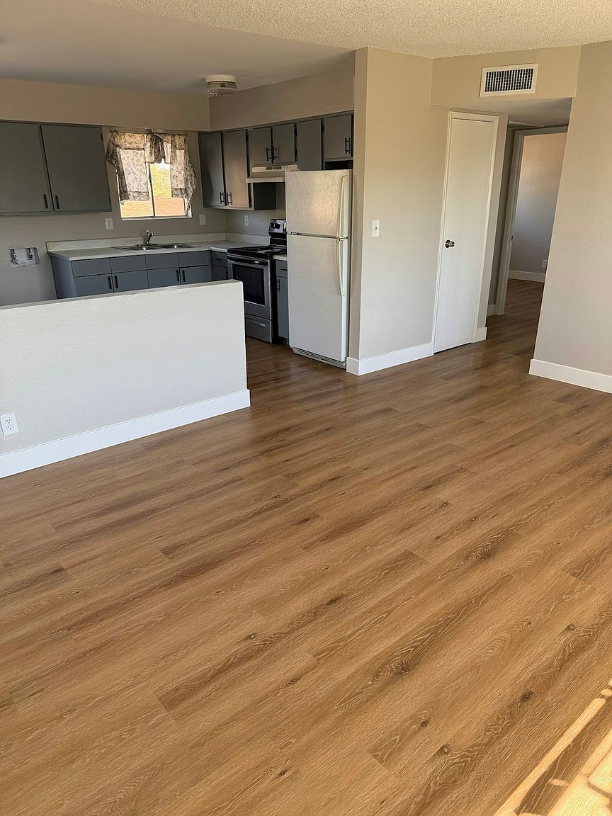 718 S Horne