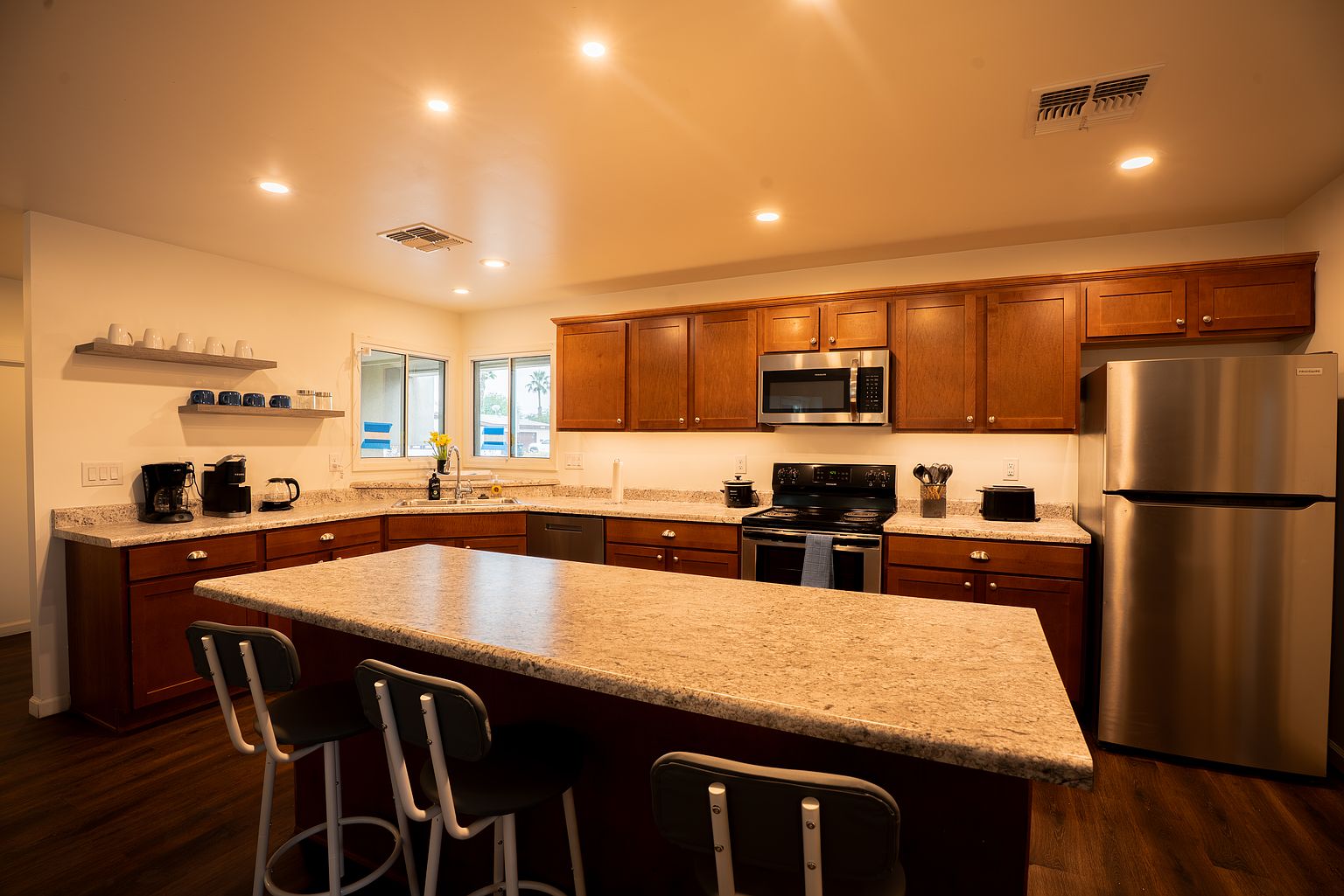 1720 E Hermosa Dr Tempe, AZ 85282 photo 3