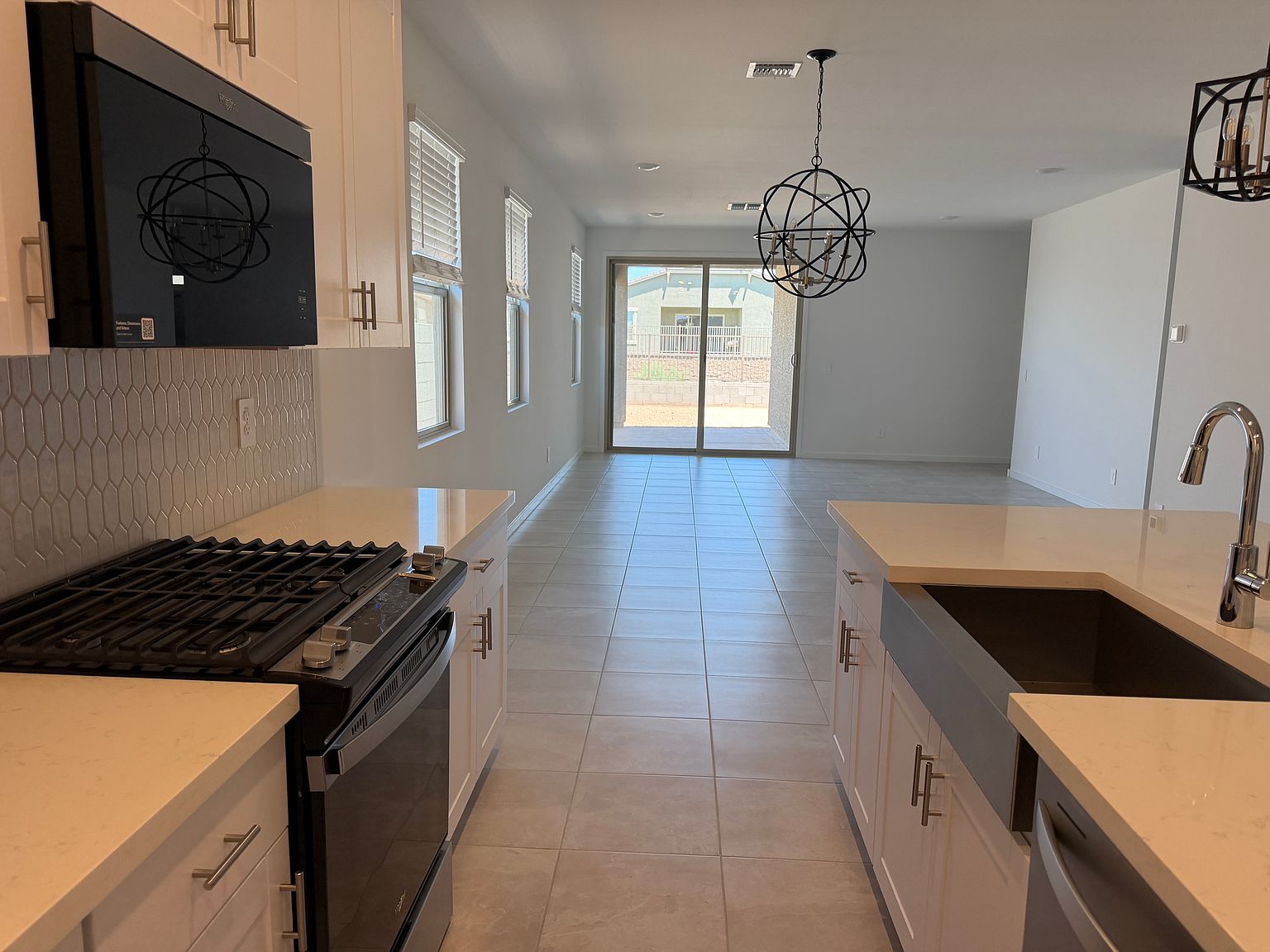 15812 W Cottontail Ln photo 3