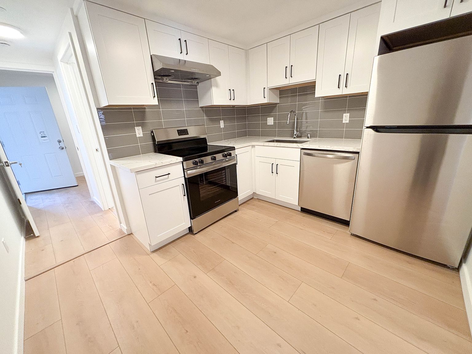 1408 Shafter Ave San Francisco, CA 94124 photo 5