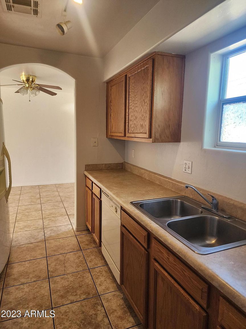 232 W Elm Ave photo 4