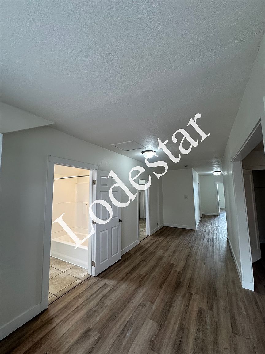 302 Carolina St unit #C photo 2
