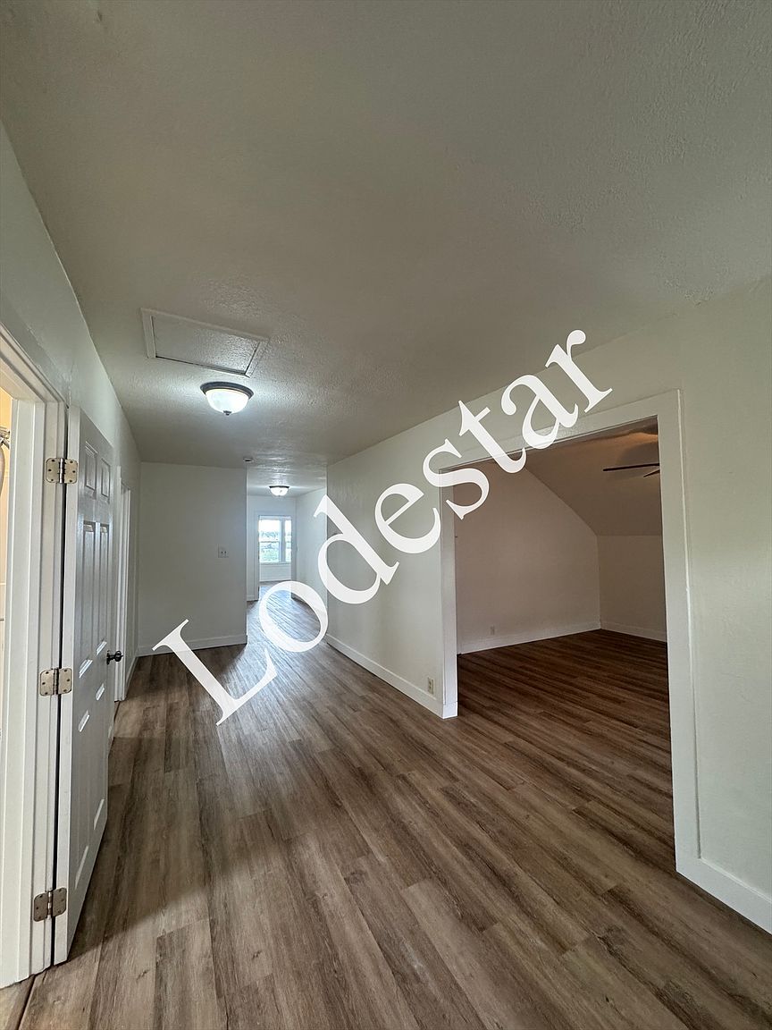 302 Carolina St unit #C photo 3