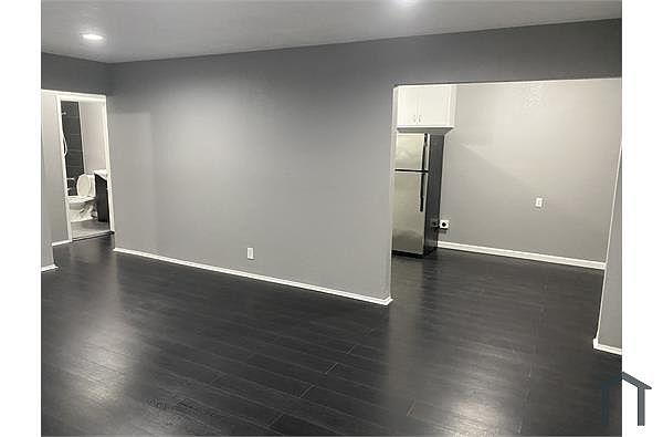 2210 96th Ave photo 3