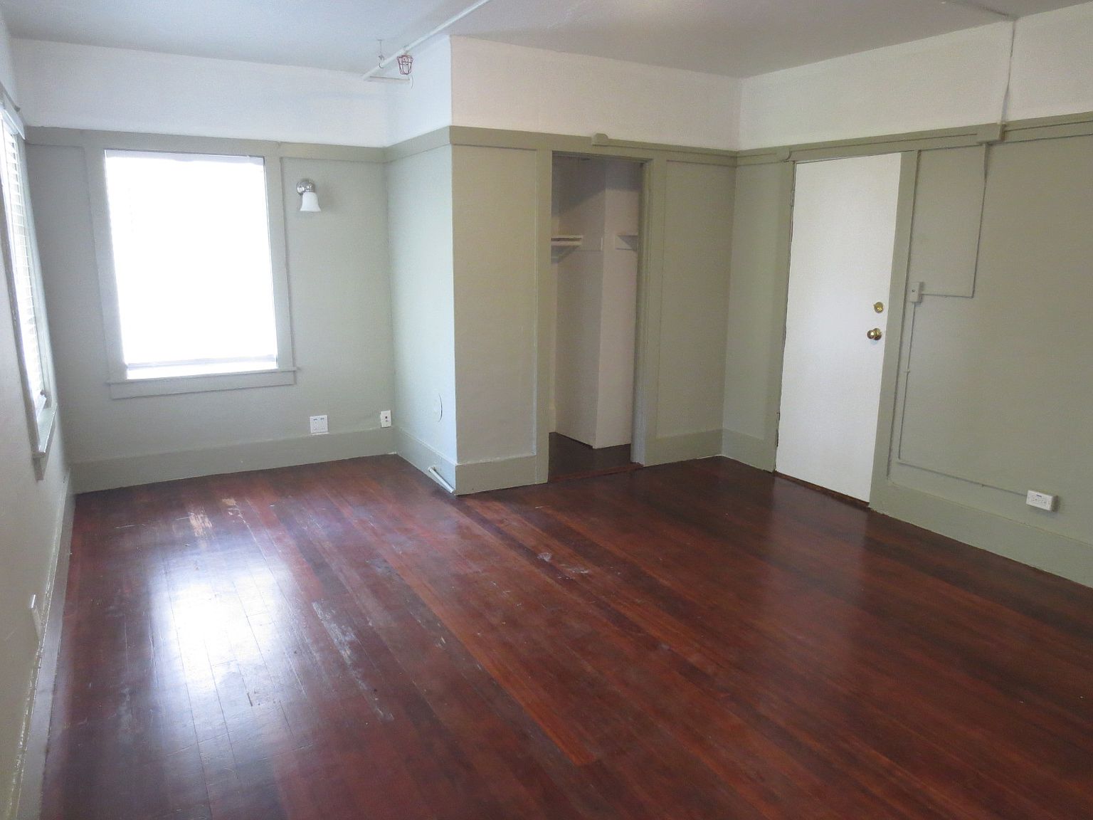 2421 Prospect St photo 5