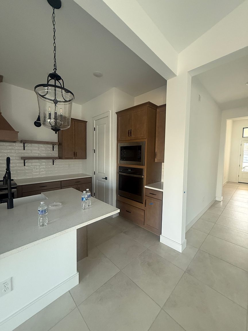 42119 N Tiger Way photo 2
