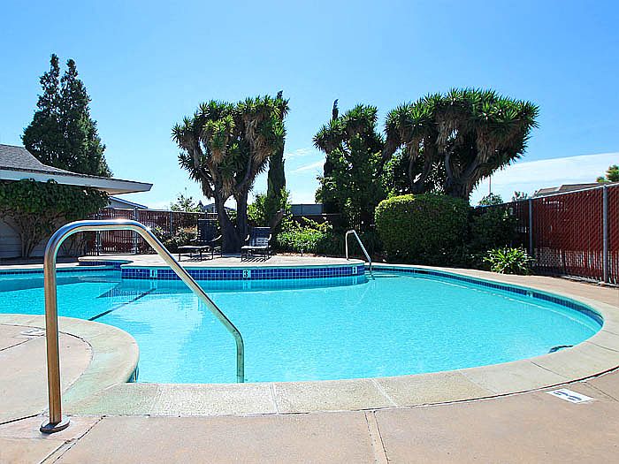 2 Bed / 2 Bath: Type B photo 5