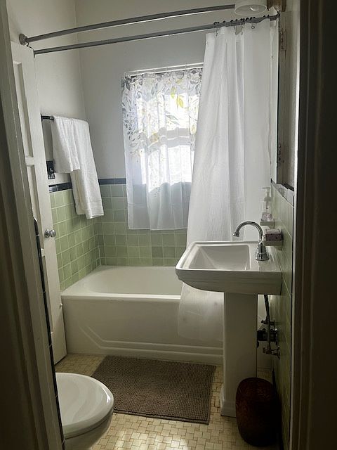 2668 B St photo 3