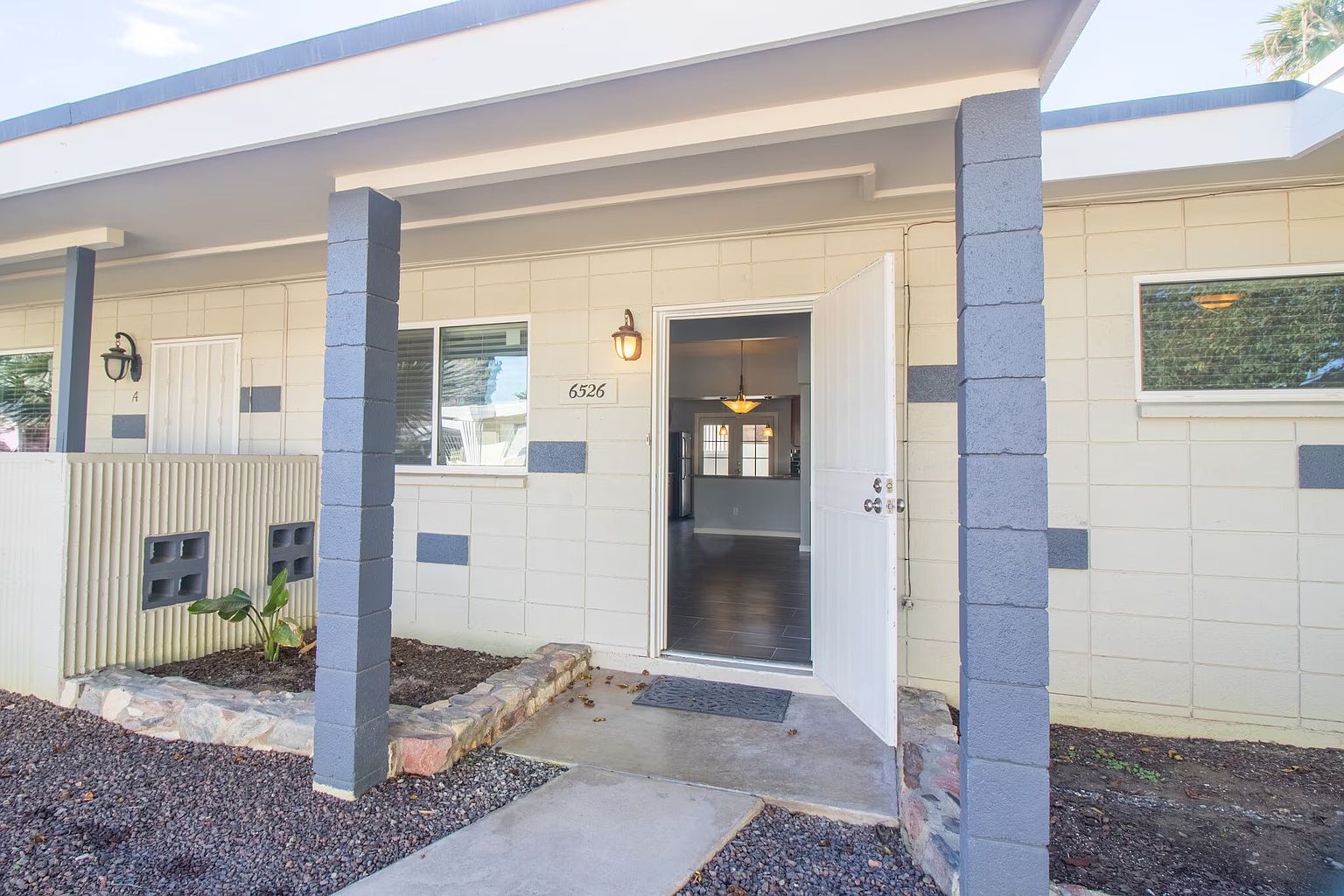 6526 N 12th Pl Phoenix, AZ 85014 photo 2