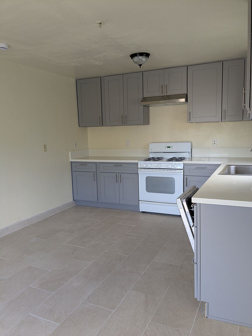 822 N Santa Fe Ave photo 5
