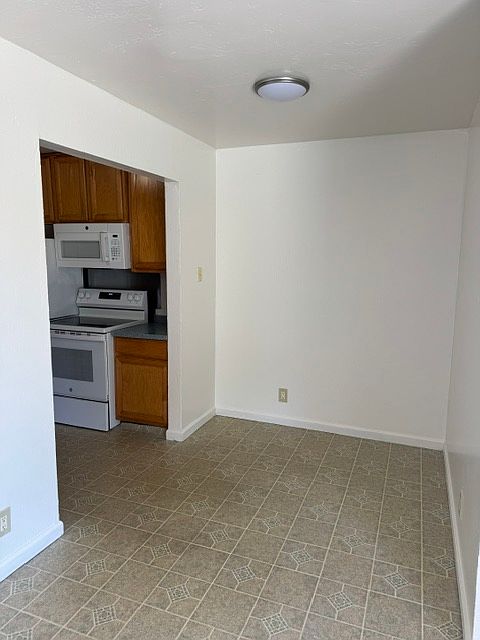 2409 Colina Ct photo 3