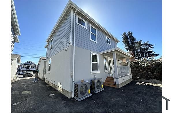 1439 48th Ave photo 3