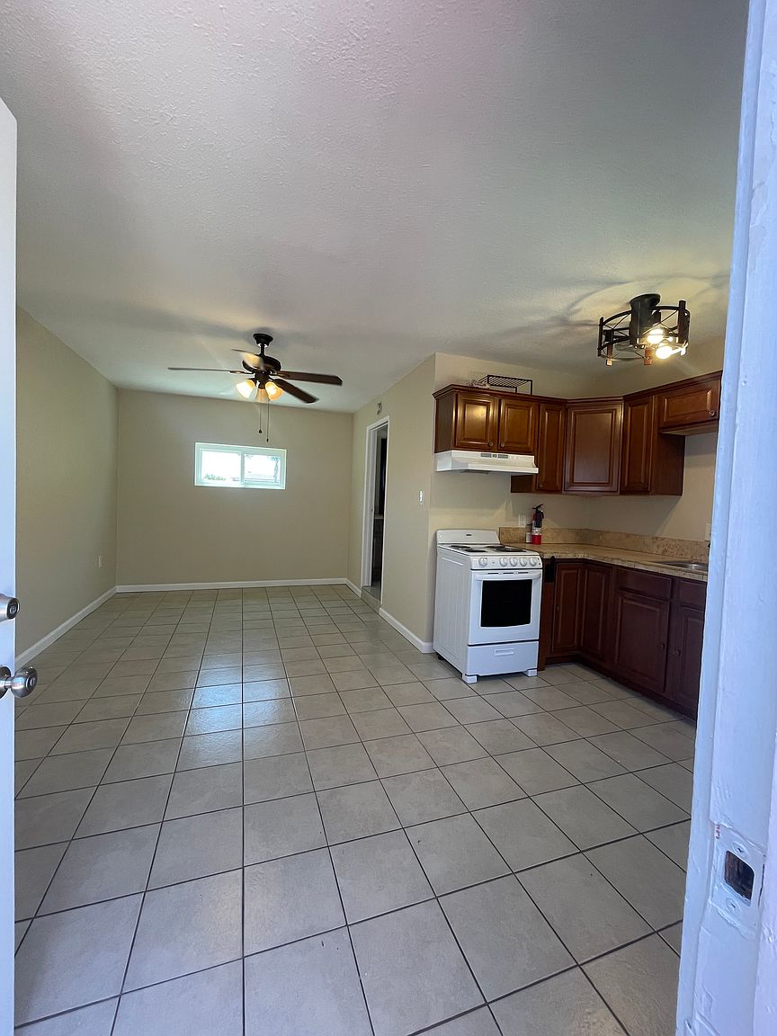 143 N Drexel Ave photo 4