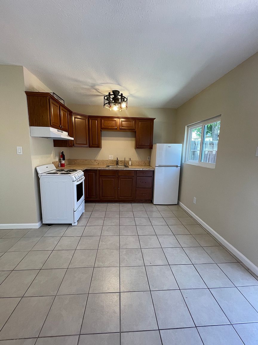 143 N Drexel Ave photo 5