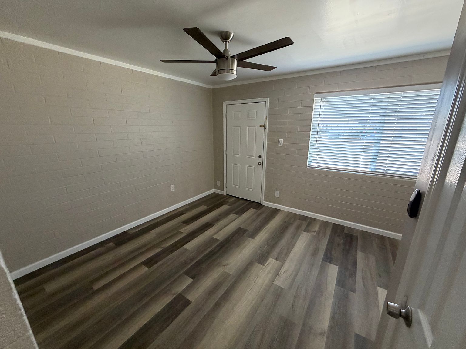 131 W Lindbergh Ave photo 5