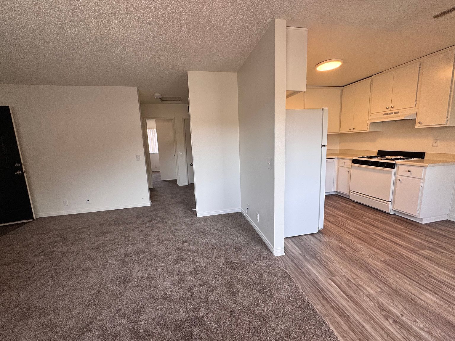 9669 Marilla Dr photo 5