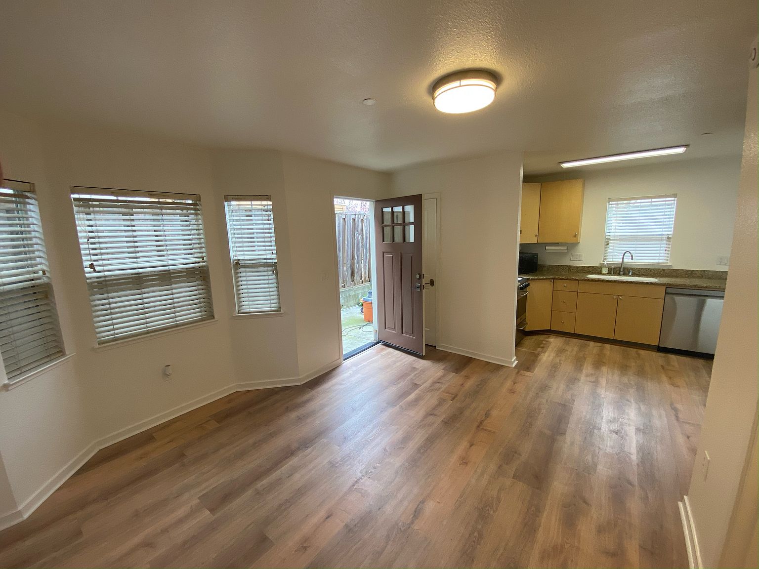 156A Valley Oak Dr photo 2