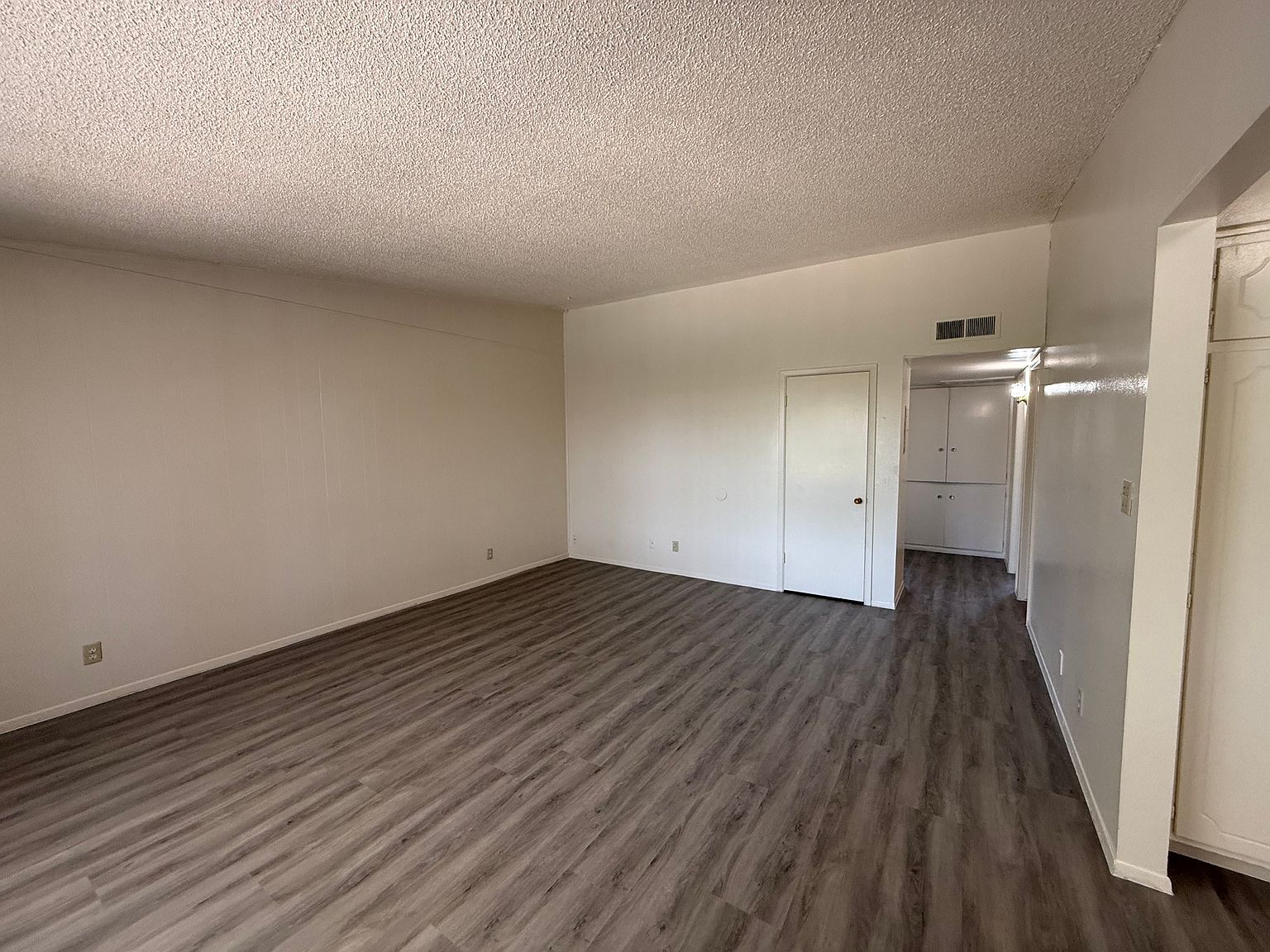 820 E Maryland Ave unit 820-13 photo 2