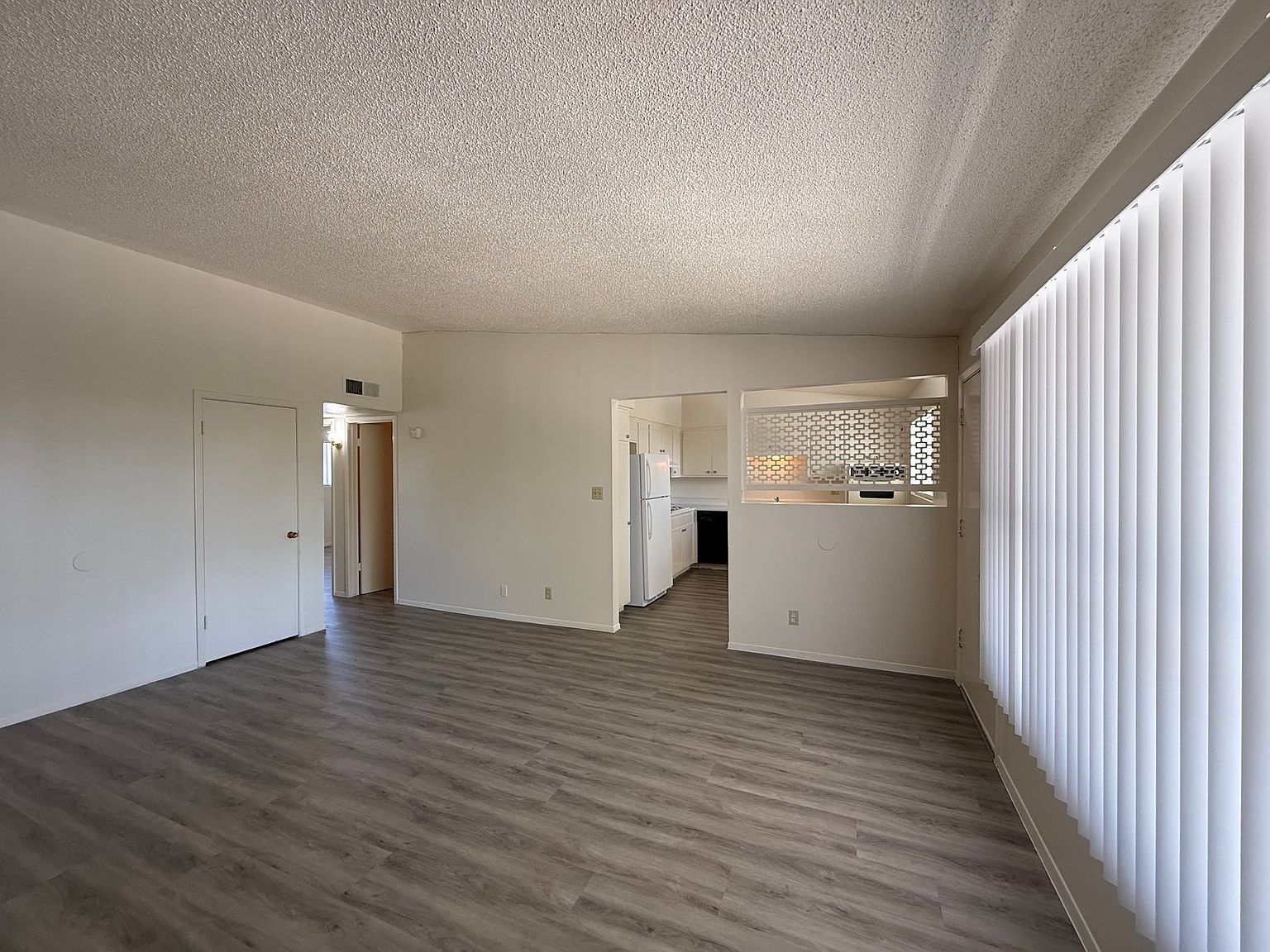820 E Maryland Ave unit 820-13 photo 3
