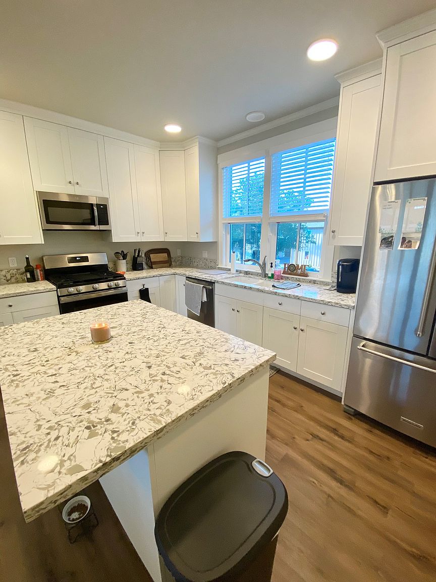 705 South Cloverdale Boulevard photo 4