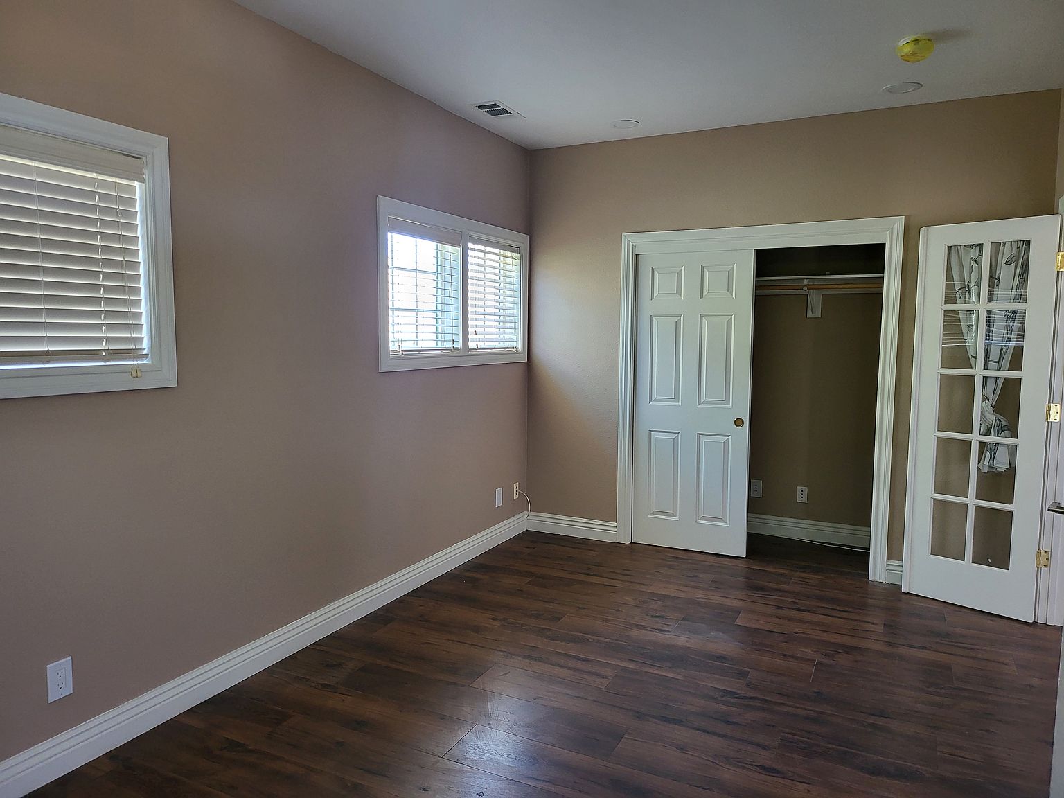 216 Spring St photo 2