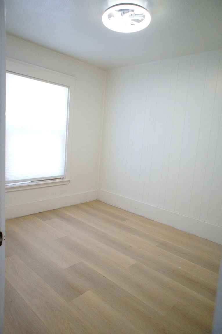 1050 E Fairmount Ave unit # 10 photo 4