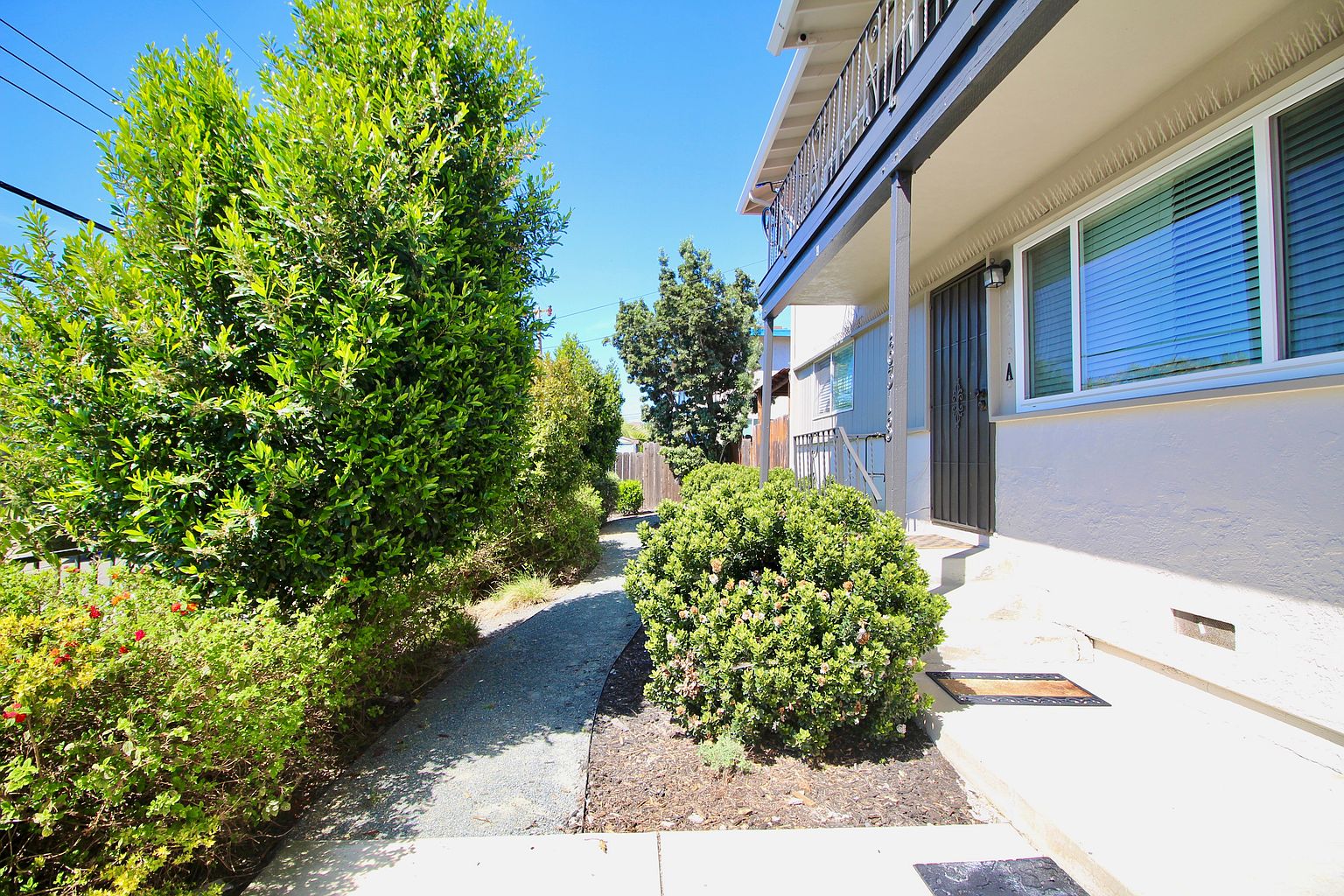 2BR/1BA Apartment on Maubert Ave · San Leandro photo 2