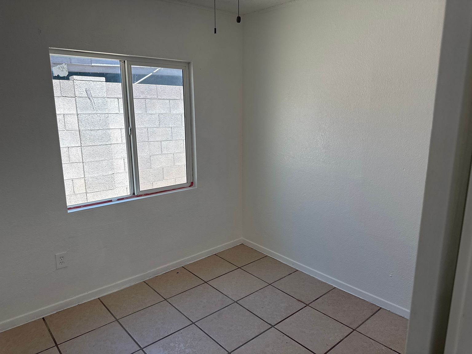 581 N Colorado St photo 4