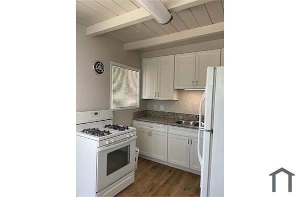 165 Glover Ave photo 3