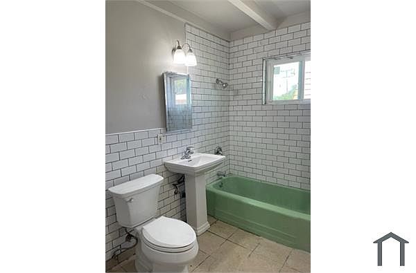 165 Glover Ave photo 4