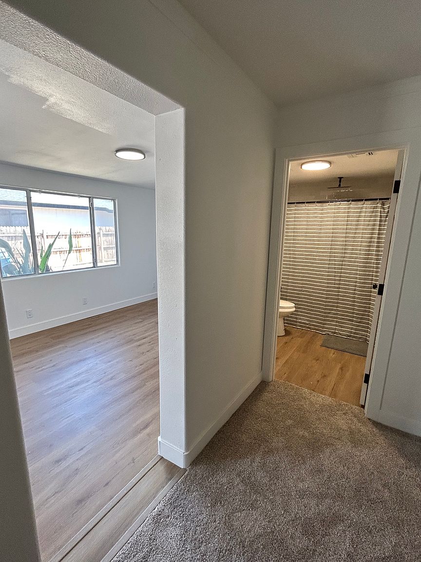 30 N Cottonwood Dr photo 2