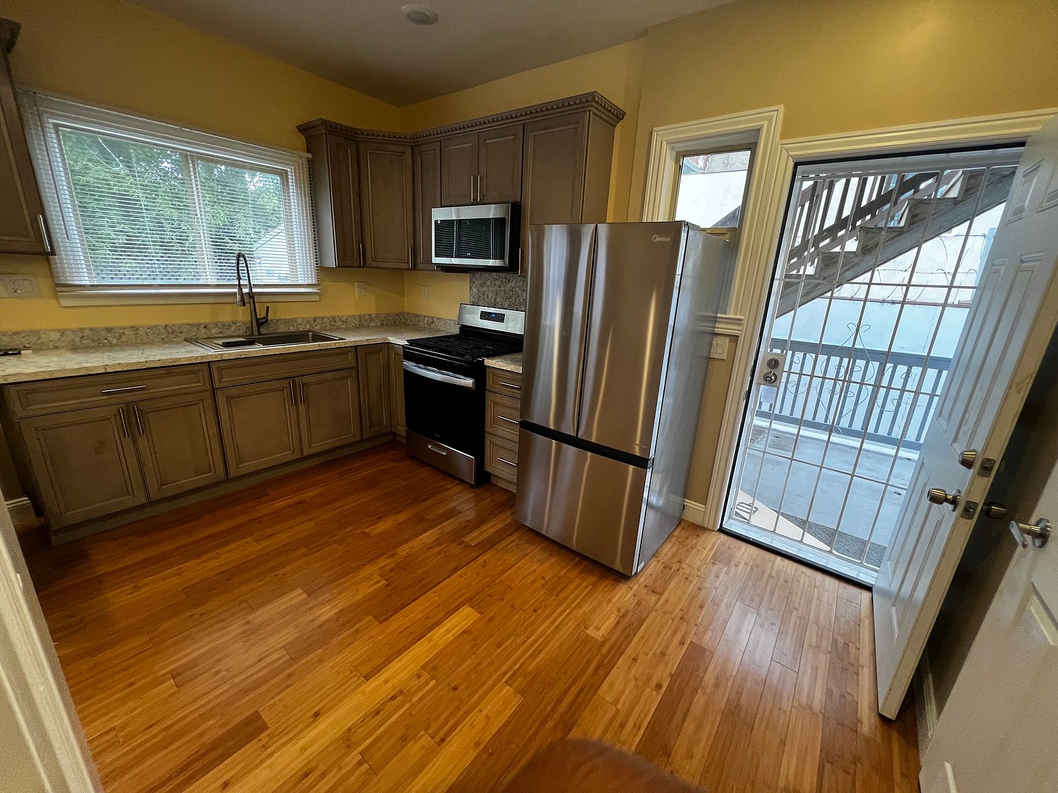 1BR/1BA Other on 32nd St · Emeryville photo 2