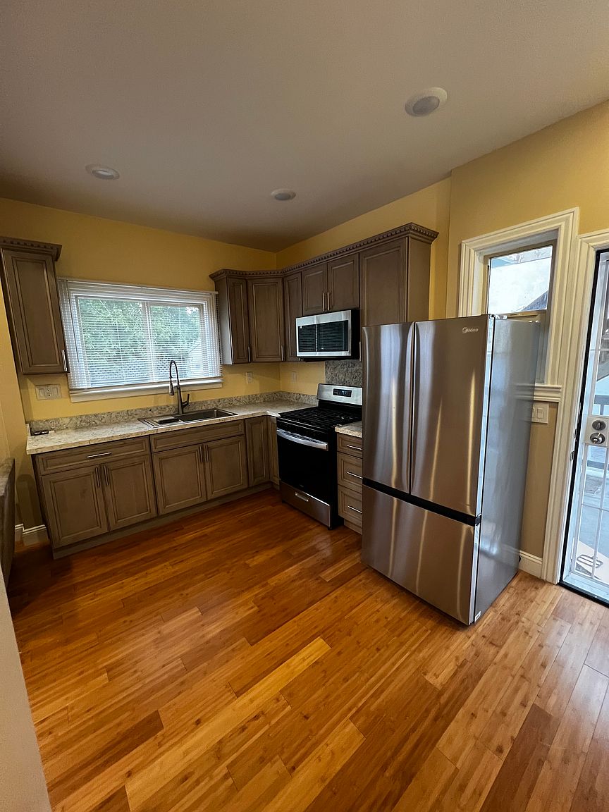 1BR/1BA Other on 32nd St · Emeryville photo 3