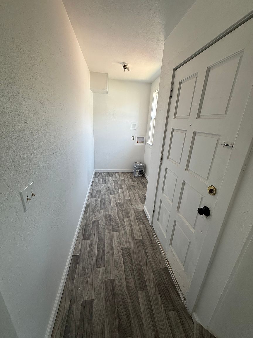 129 Maple Ave photo 3