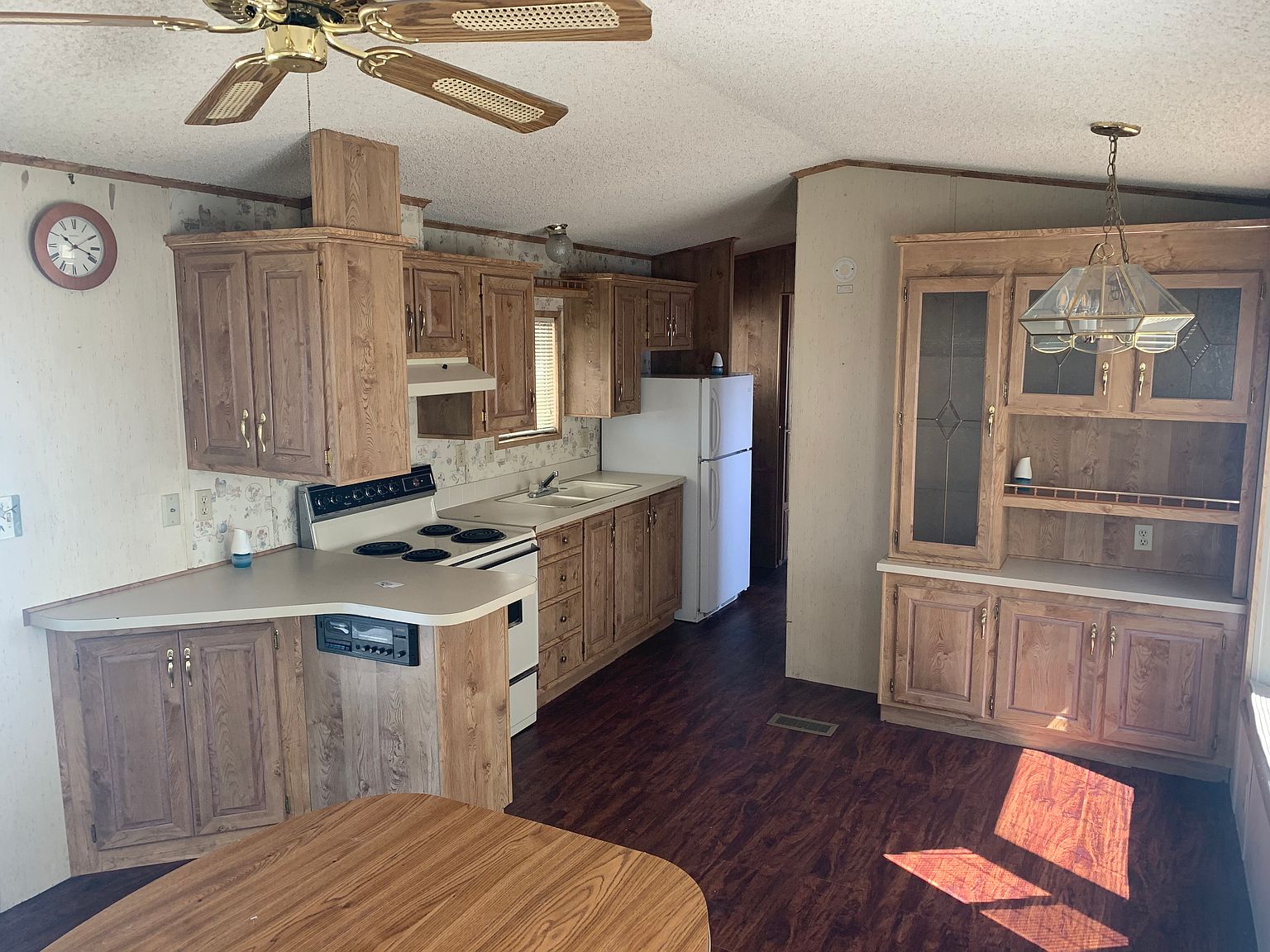 330 E Saguaro Dr photo 2