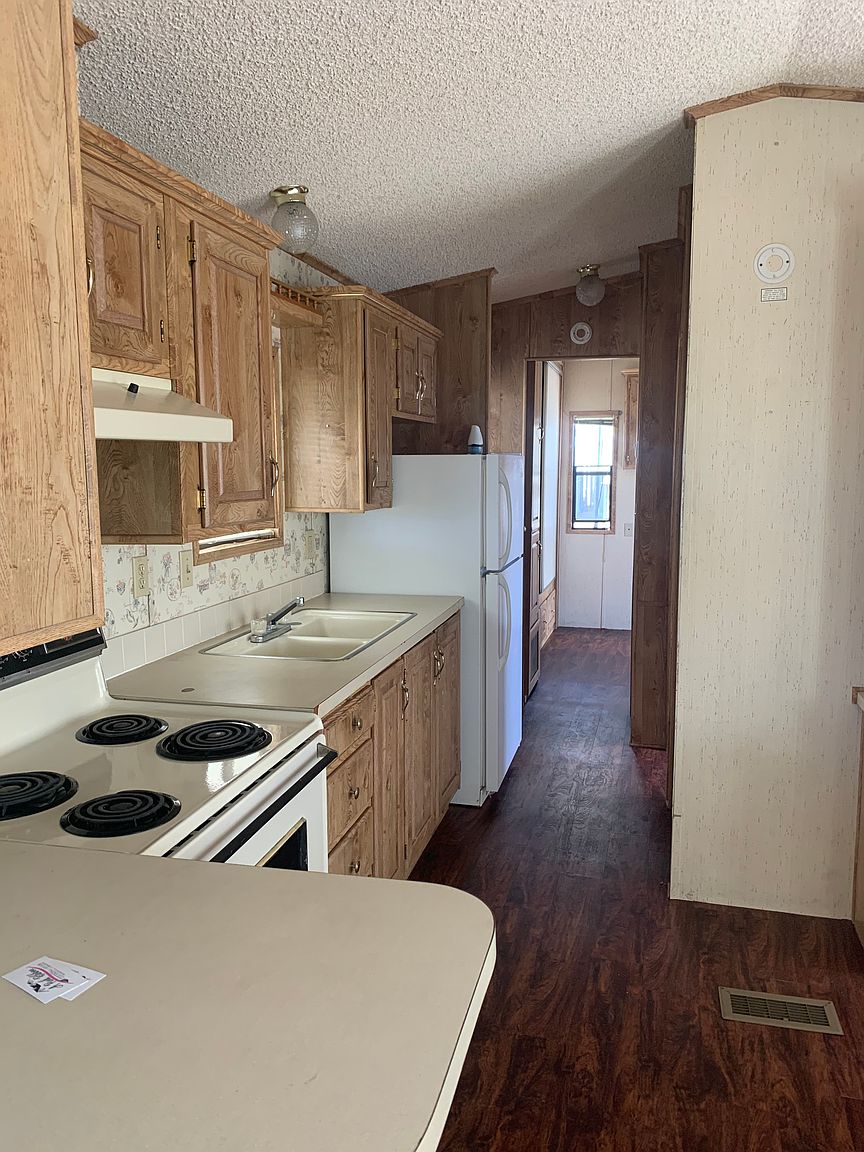 330 E Saguaro Dr photo 5