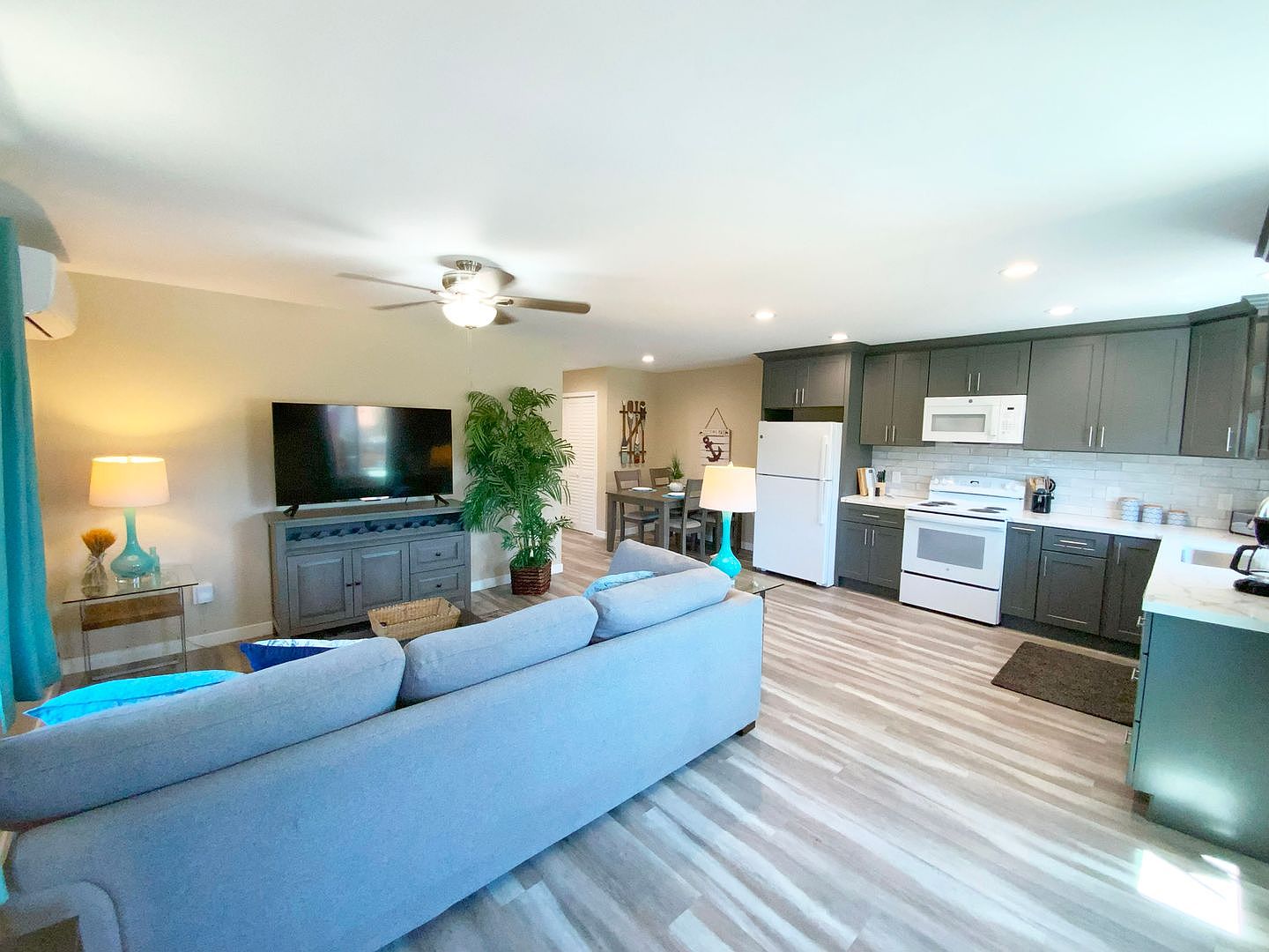 246 Calla Ave photo 2