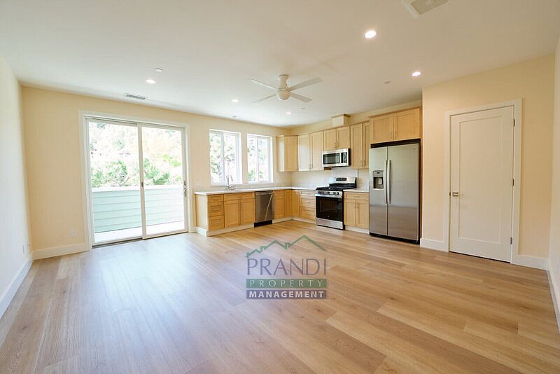 10 E Crescent Dr San Rafael, CA 94901 photo 3