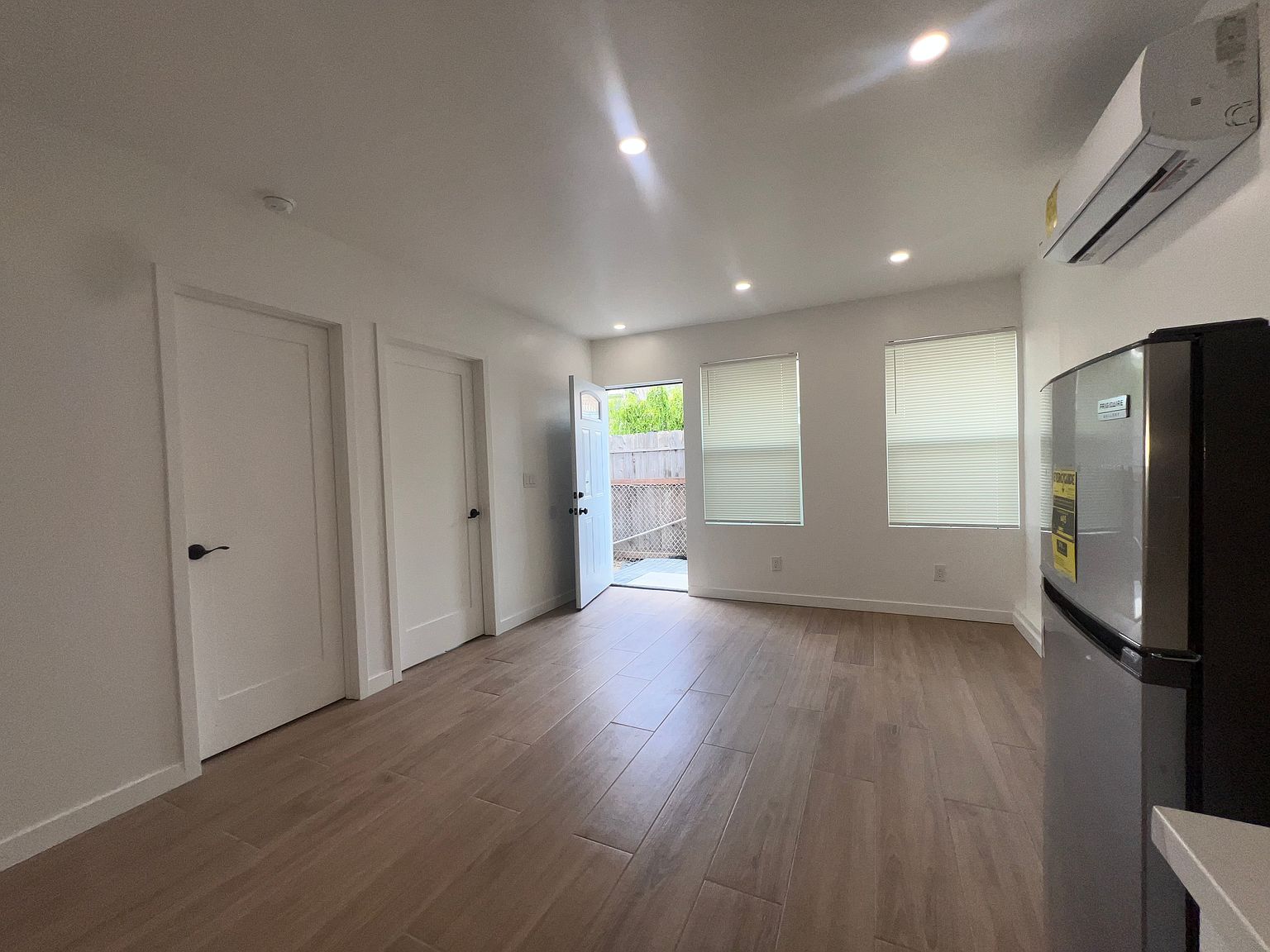 2422 Megan Ct photo 2