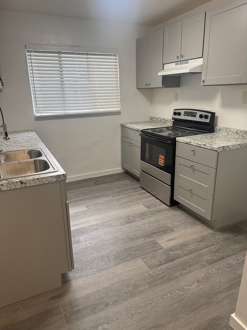8400 Macarthur Blvd photo 4