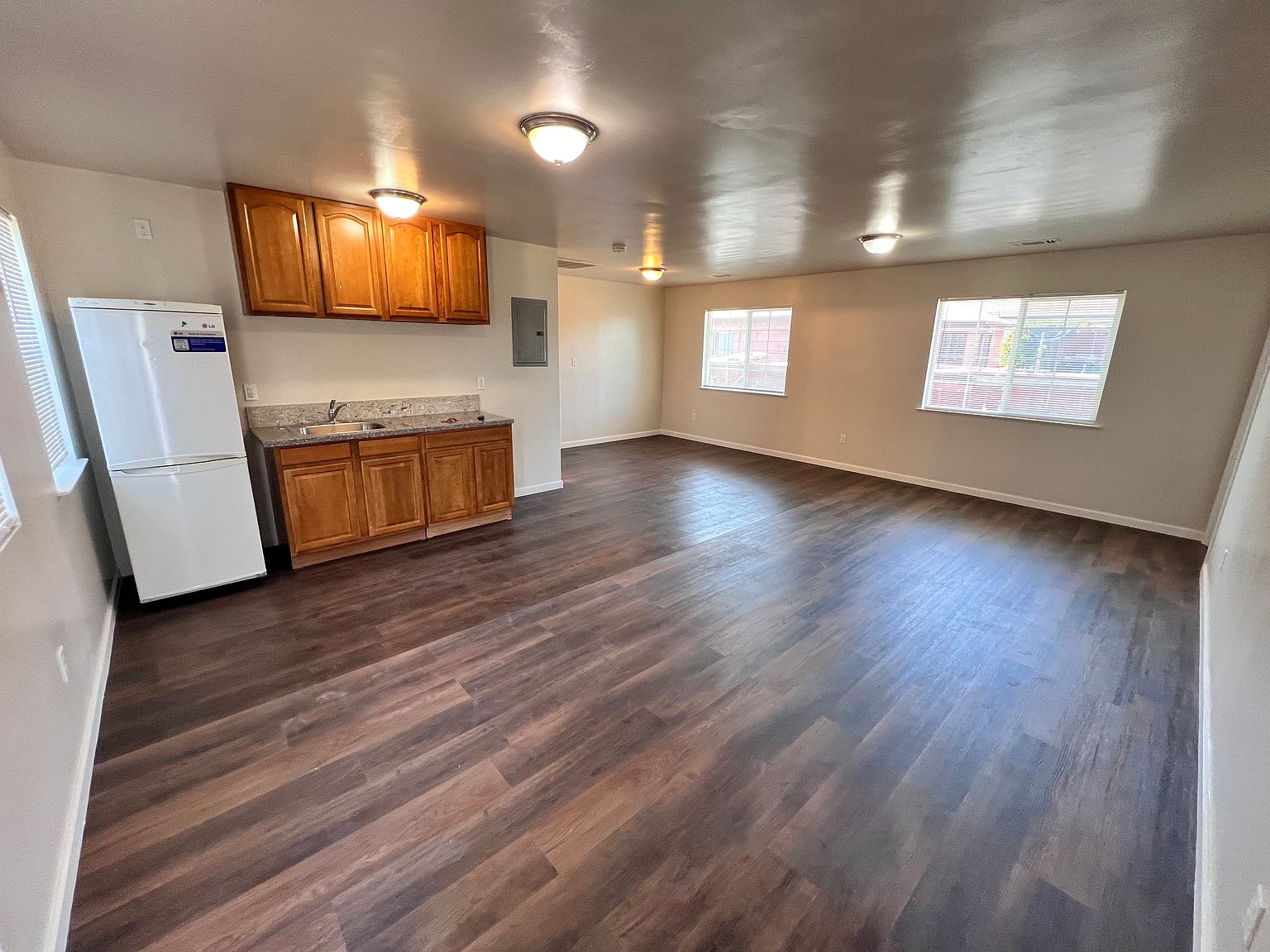 1472 Pacific Ave photo 4