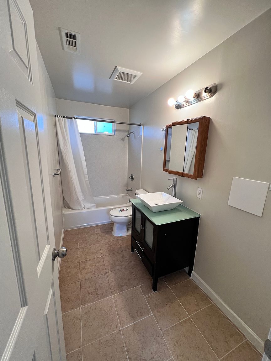 1472 Pacific Ave photo 5