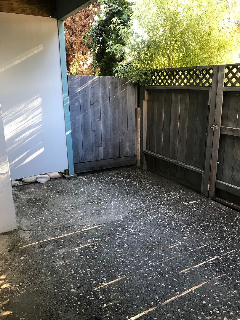 115.5 Marina Ave photo 2