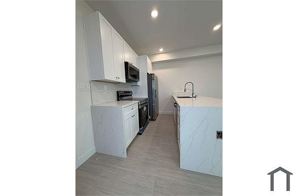 3320 Altadena Ave photo 4