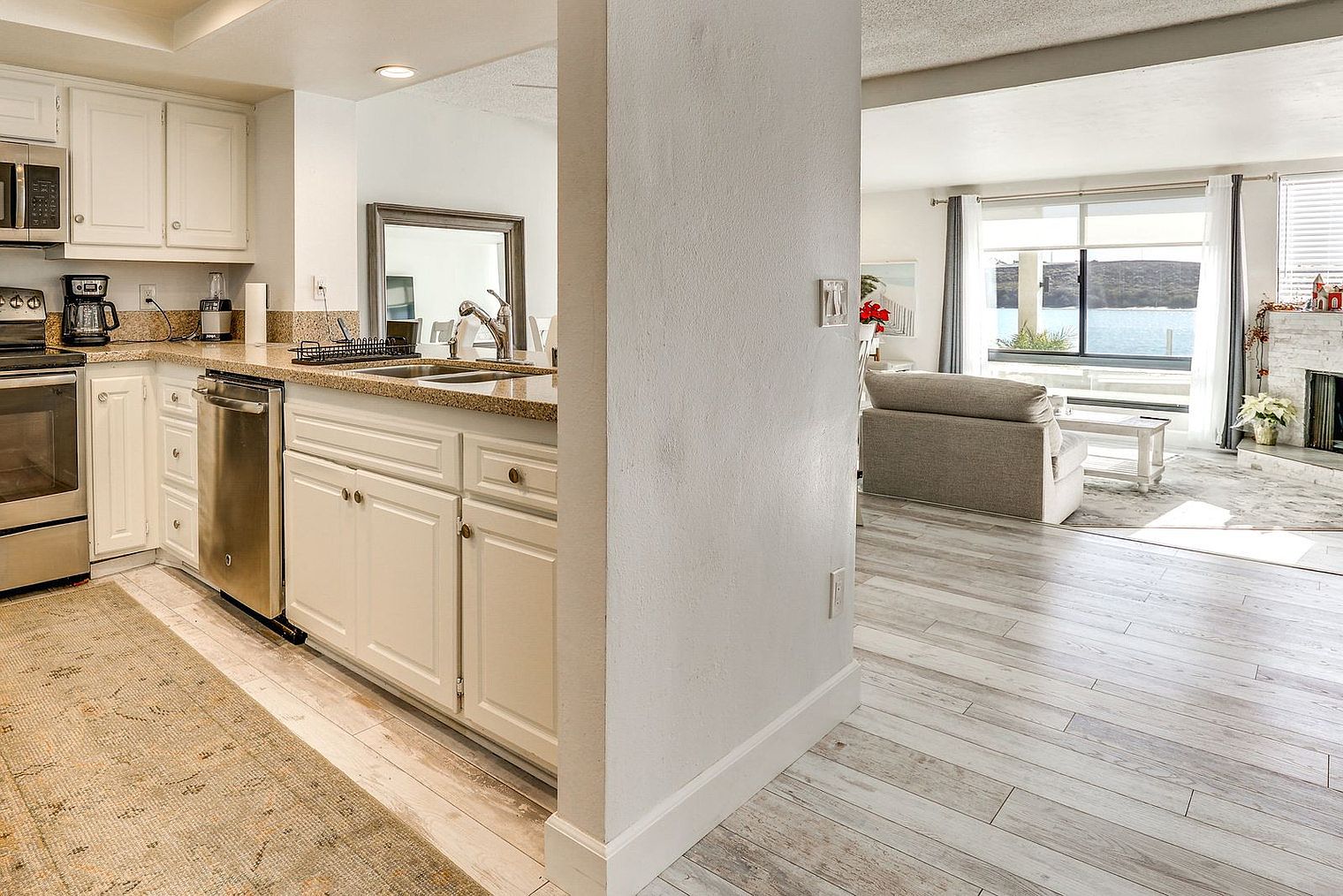 4513 Cove Dr Floor 1-ID1546044P photo 3