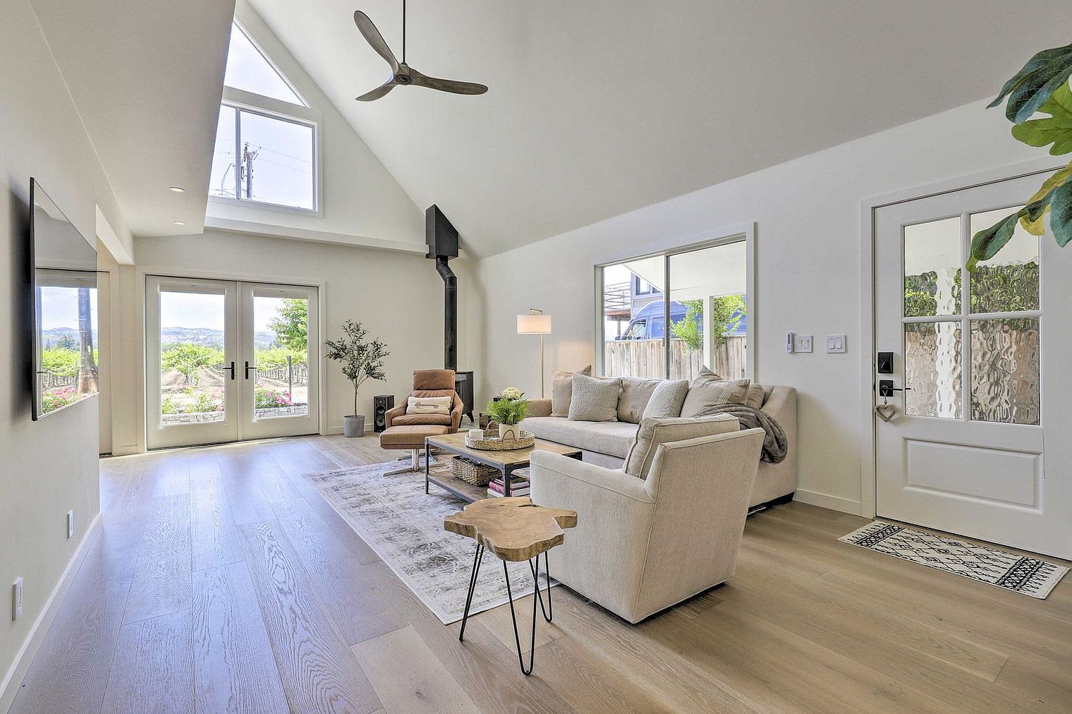 1155 Grape Ln Napa, CA 94558 photo 2